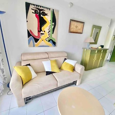 Apartamento Aquarine Piscine Acces Plage Saint-Raphaël Exterior foto