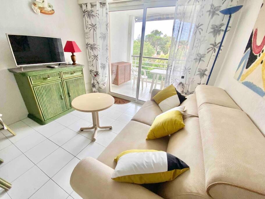 Apartamento Aquarine Piscine Acces Plage Saint-Raphaël Exterior foto